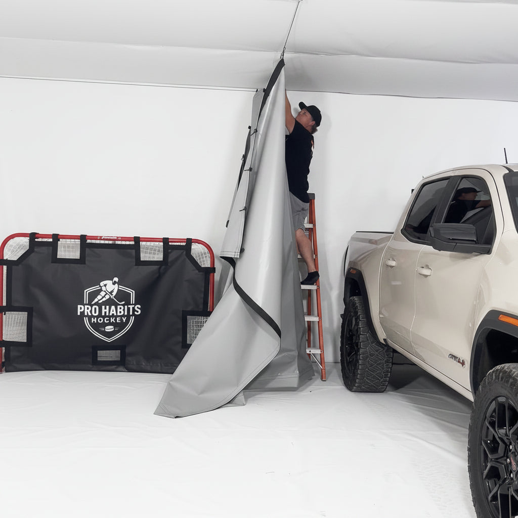 Hanging hockey protective curtain